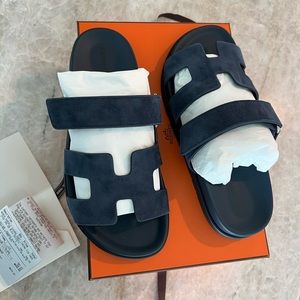 BRAND NEW Hermes Women’s Chypre Sandals. Size 39. Bleu Céleste. Suede Goatskin.